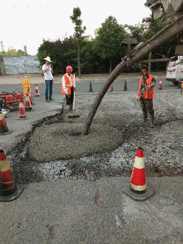 新混凝土路与旧路连接处怎么搭接_混凝土浇筑图片(2)