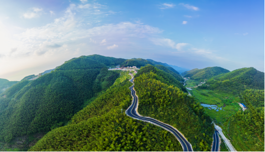 汨罗公交新添旅游线 直达川山坪镇达摩秘境景区