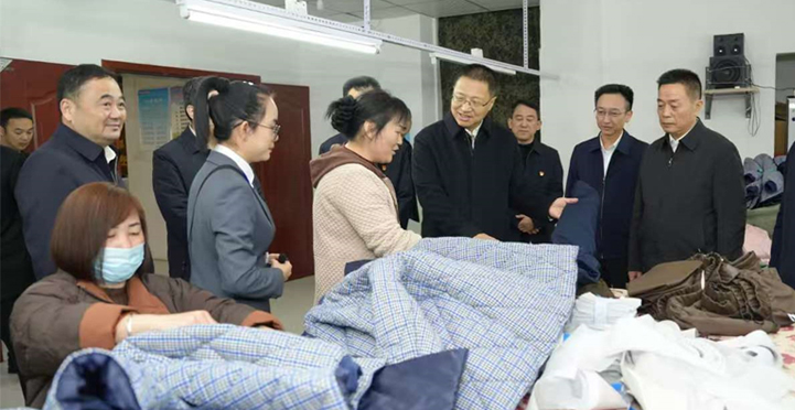 л������ƽ���ص��ж���������չ��ƶ����ɹ�ͬ���������Ч�νӹ���