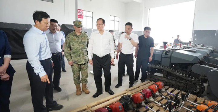 毛伟明在岳阳检查防汛救灾工作