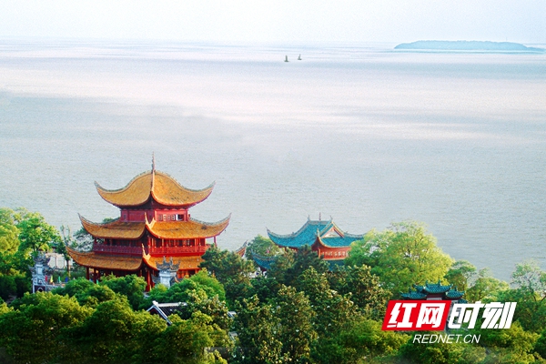 岳阳楼远眺.jpg