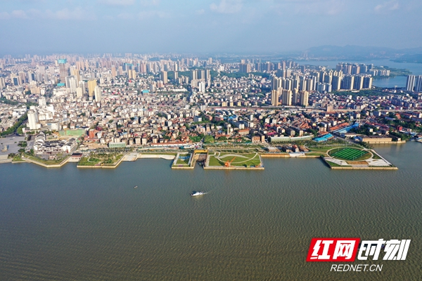 俯瞰岳阳.jpg