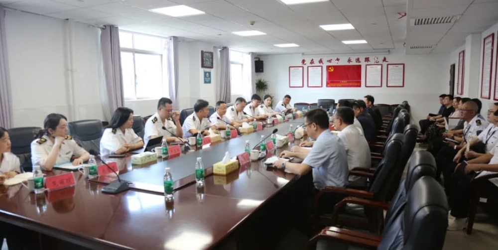 岳阳市卫生综合监督执法局赴华容县人民医院开展“综合查一次”卫生执法检查
