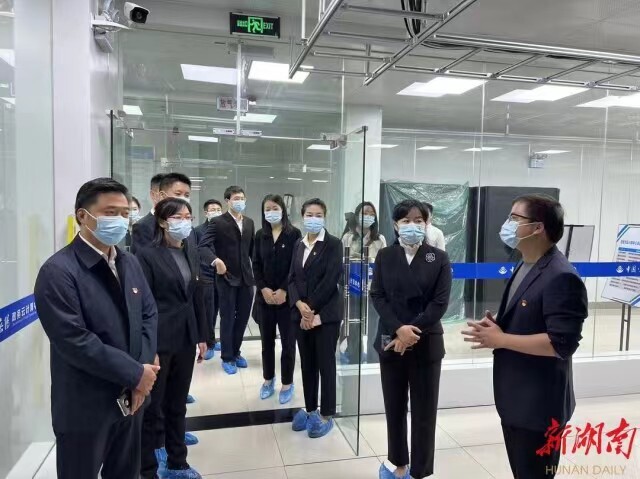 ���񹫿�ʵ��ʵ������Ⱥ�ڰ��½��롰����ʱ����